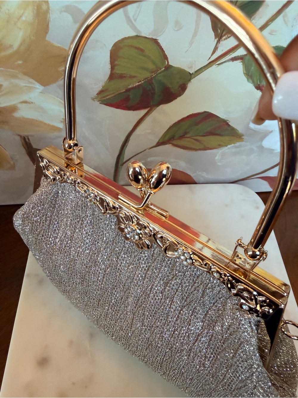 Vintage-Style Champagne Ornate Gold Frame Handbag w/Crossbody Gold-Tone Chain - Picture 6 of 11